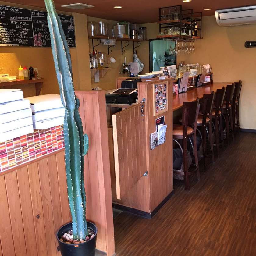 「ピッツェリアコマ」開店